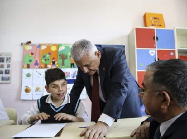 Başbakan Sayın Binali YILDIRIM´ın Okulumuz Ziyareti Fotoğraf ve Videoları